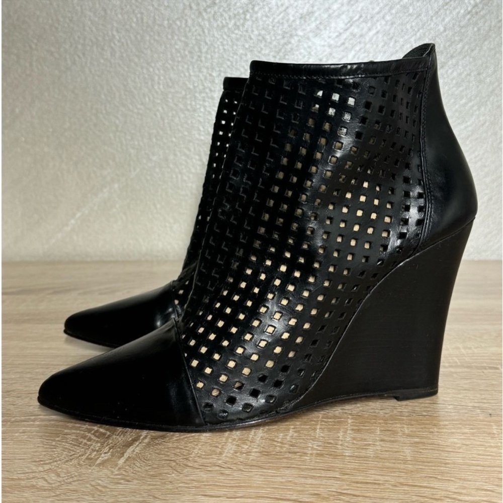 Sandro Women 40R US 9 Black Leather Wedge Perforated Point Toe Ankle Bootie